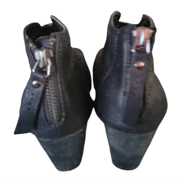 Not Rated Women's Groove Thang Back Zip Closure Ankle Booties Sz 7.5 - Picture 3 of 7